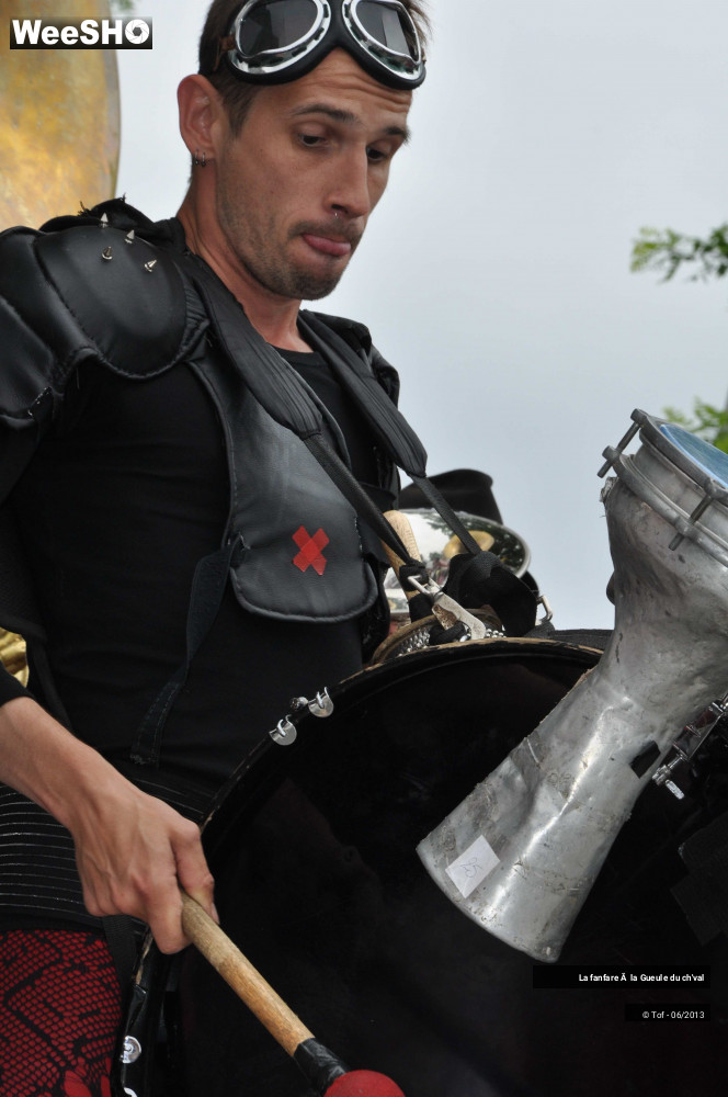 25/56 photos du spectacle La fanfare à la Gueule du ch'val